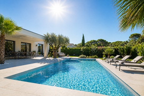 piscine plein soleil